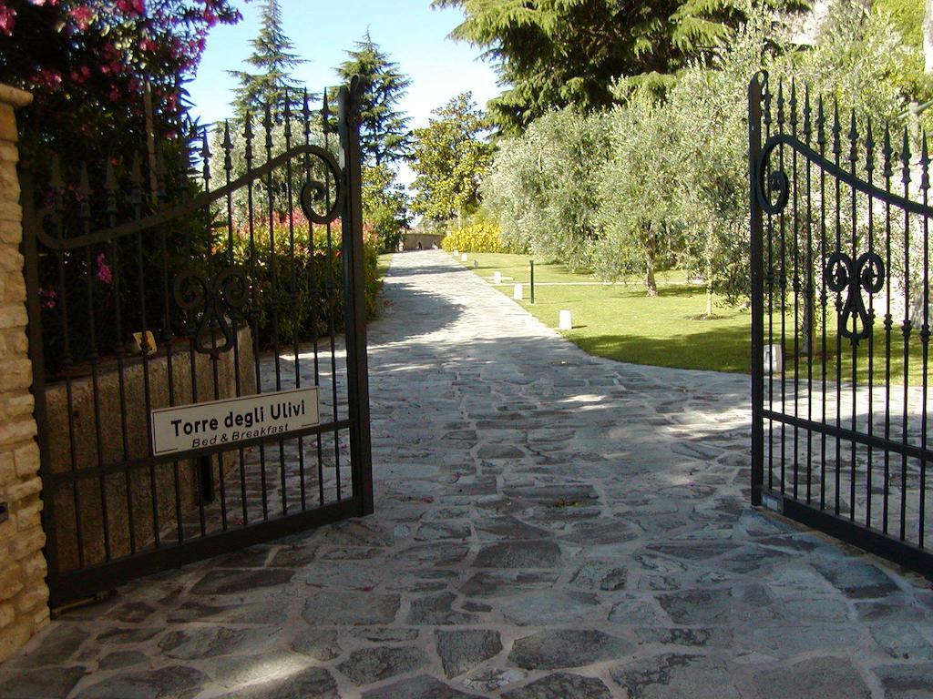 Bed and Breakfast Torre Degli Ulivi Тіньяле Екстер'єр фото