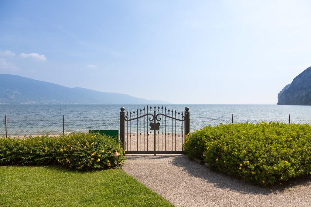 Bed and Breakfast Torre Degli Ulivi Тіньяле Екстер'єр фото