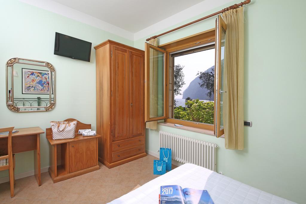 Bed and Breakfast Torre Degli Ulivi Тіньяле Екстер'єр фото